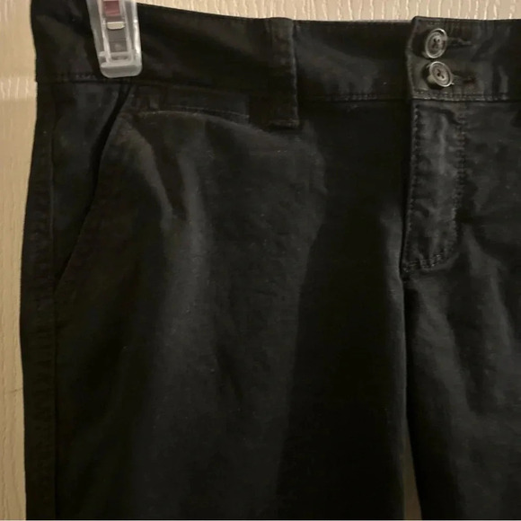 American Eagle chino Black Stretch Shorts Size 2 flattering fit EUC - Picture 4 of 7